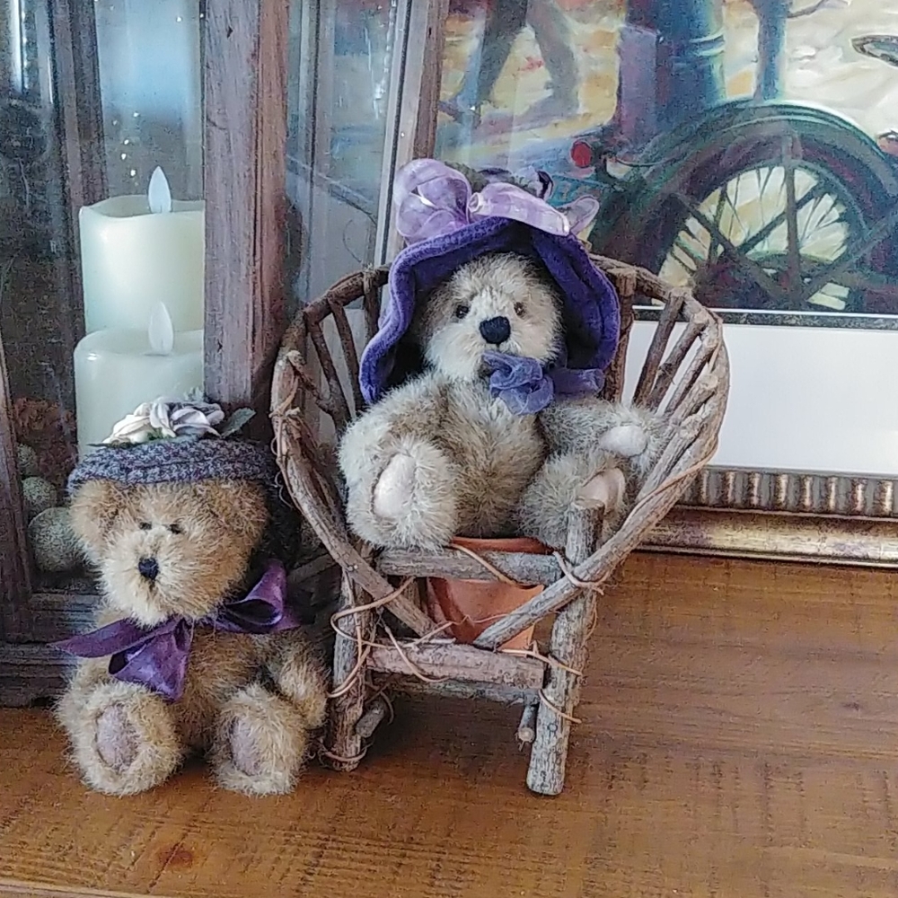 A bundle of Boyd's Bears